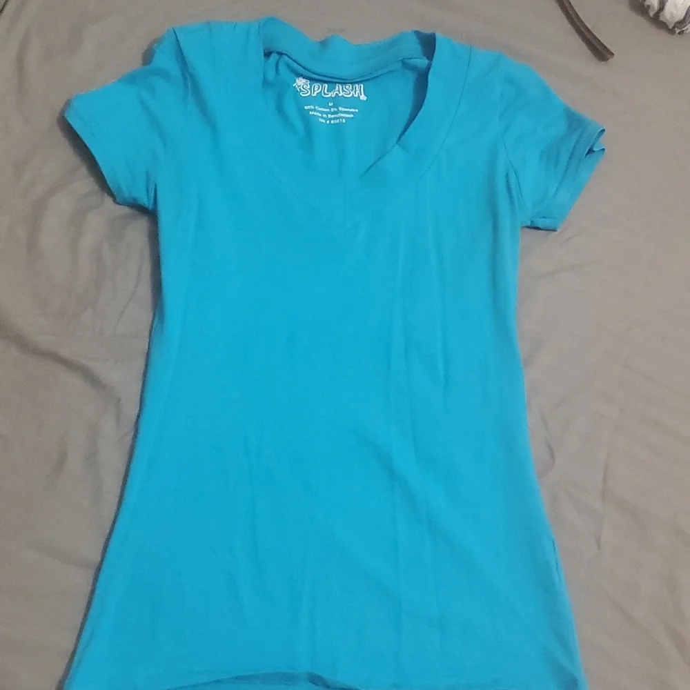 Tops - Picture 3 of 4